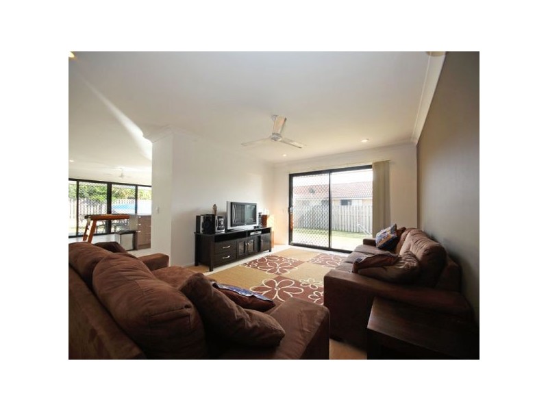 6 Hind Court, Bellmere QLD 4510