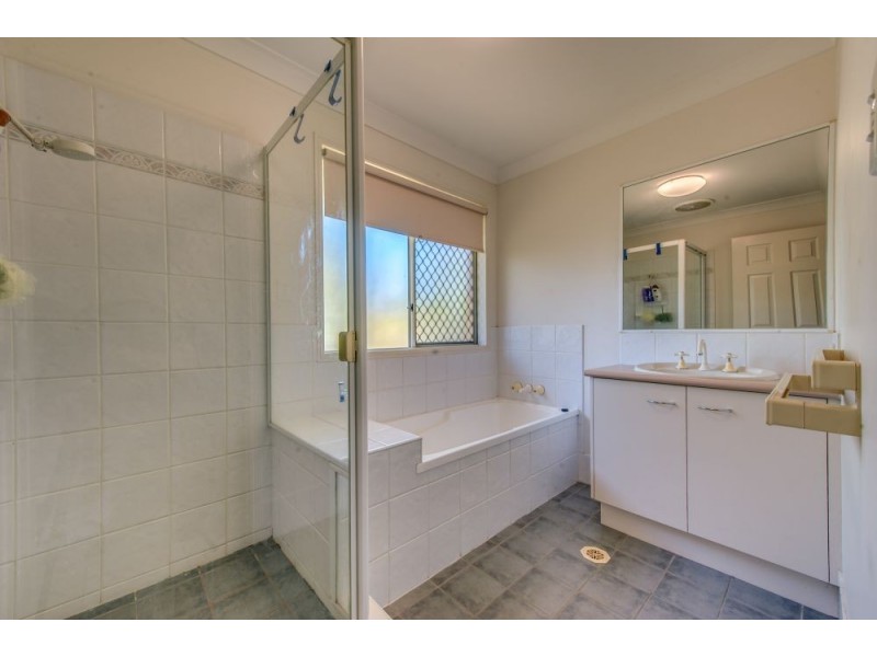 8 Elysian Crescent, Camira QLD 4300
