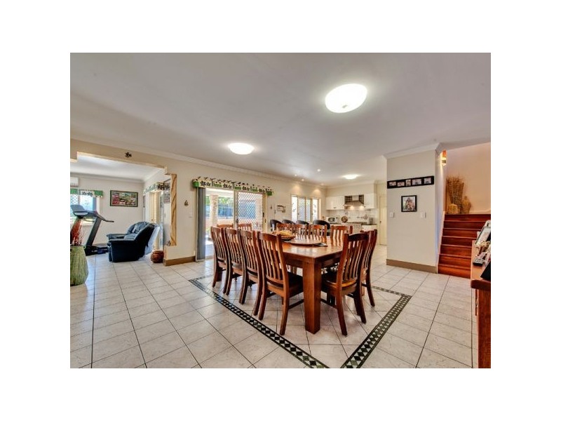 11 Rakumba Close, Eight Mile Plains QLD 4113