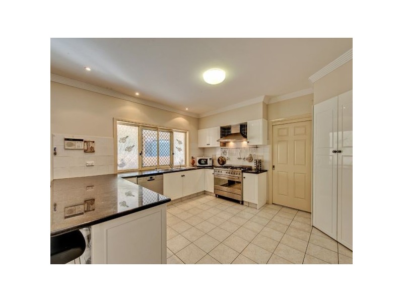 11 Rakumba Close, Eight Mile Plains QLD 4113