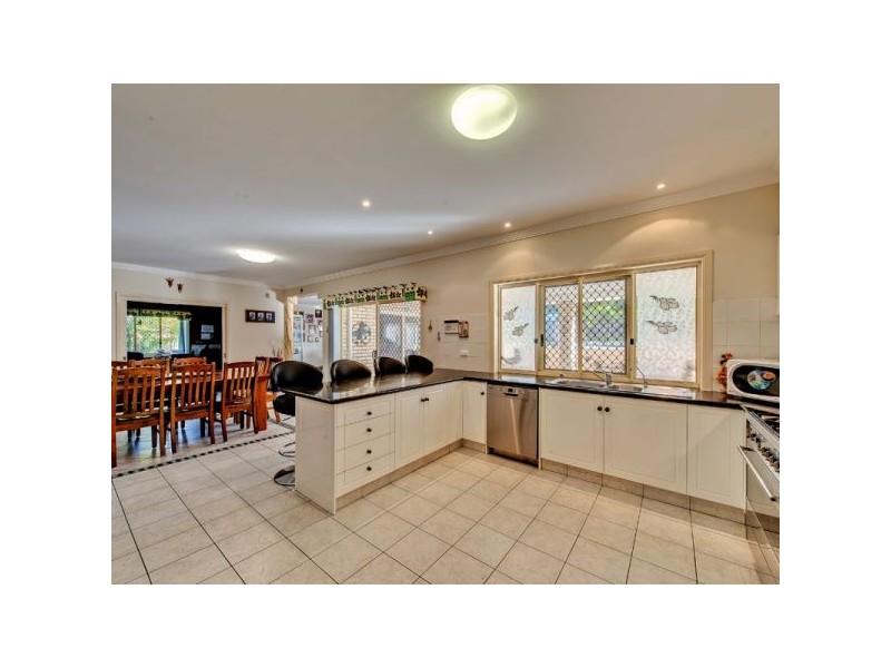 11 Rakumba Close, Eight Mile Plains QLD 4113