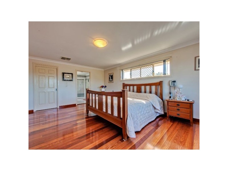 11 Rakumba Close, Eight Mile Plains QLD 4113