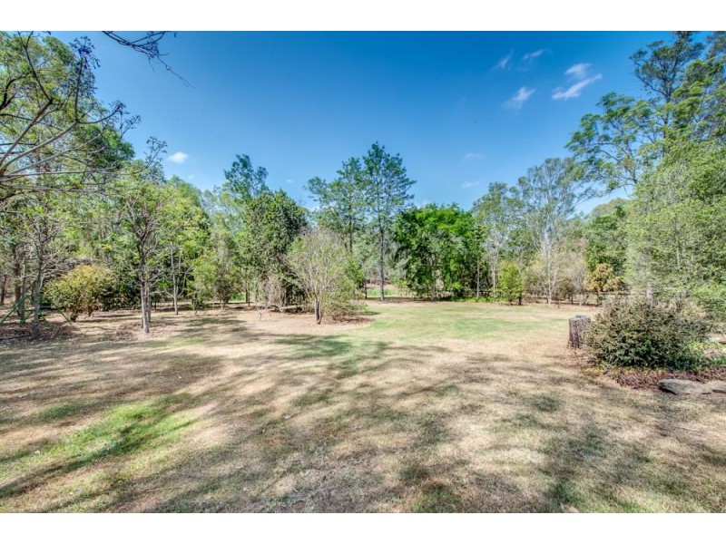 7 Cronin Court, Chuwar QLD 4306