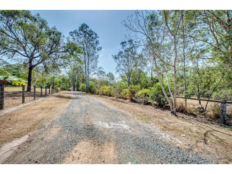 7 Cronin Court, Chuwar QLD 4306