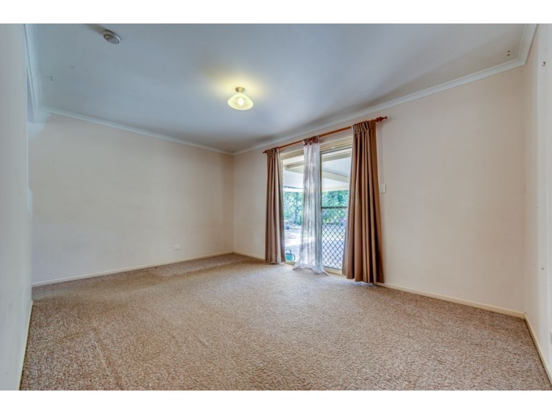 7 Cronin Court, Chuwar QLD 4306