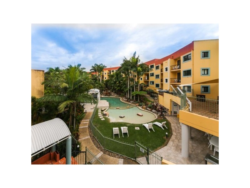 28B/71 Great Hall Drive, Miami QLD 4220