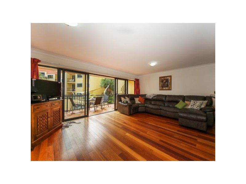 28B/71 Great Hall Drive, Miami QLD 4220