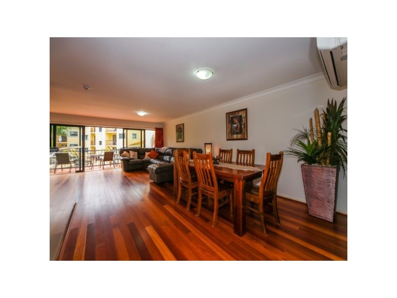 28B/71 Great Hall Drive, Miami QLD 4220