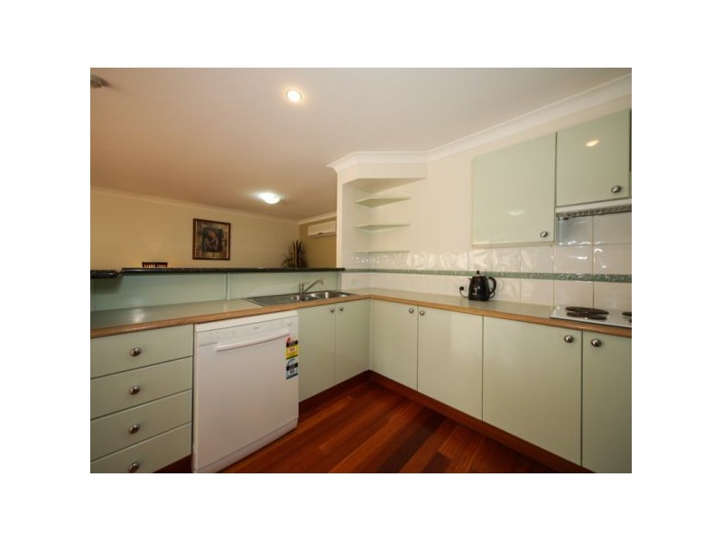 28B/71 Great Hall Drive, Miami QLD 4220