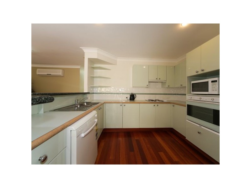28B/71 Great Hall Drive, Miami QLD 4220