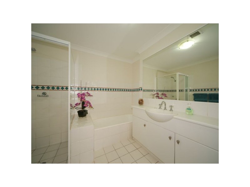 28B/71 Great Hall Drive, Miami QLD 4220