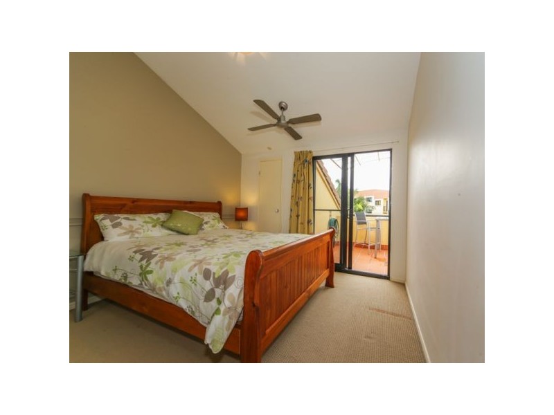 28B/71 Great Hall Drive, Miami QLD 4220