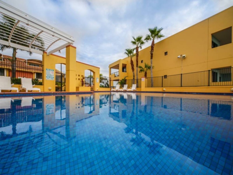 28B/71 Great Hall Drive, Miami QLD 4220