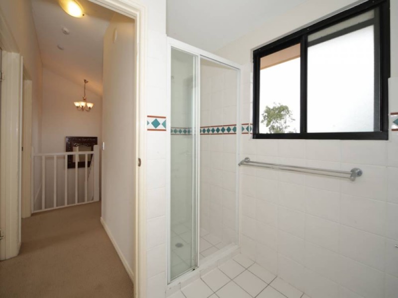 28B/71 Great Hall Drive, Miami QLD 4220