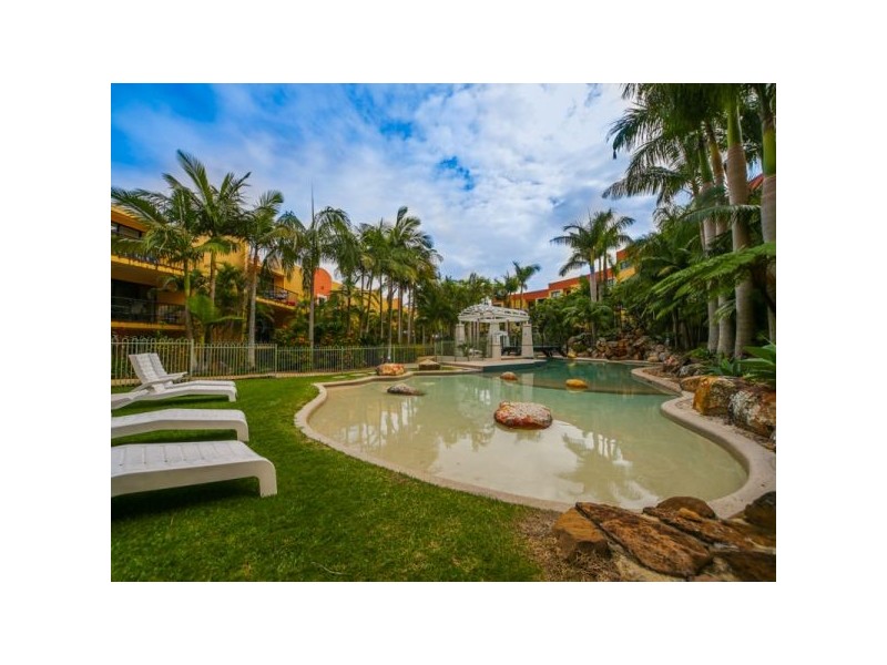 28B/71 Great Hall Drive, Miami QLD 4220