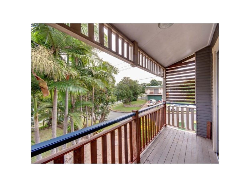 27 Dunbil Avenue, Ferny Hills QLD 4055