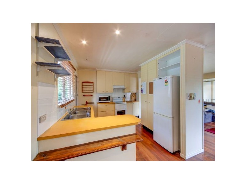 27 Dunbil Avenue, Ferny Hills QLD 4055