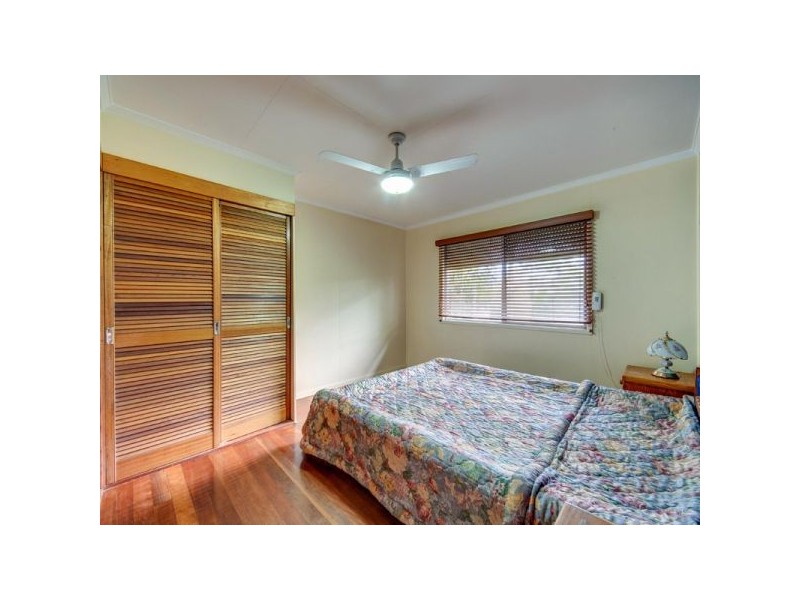 27 Dunbil Avenue, Ferny Hills QLD 4055