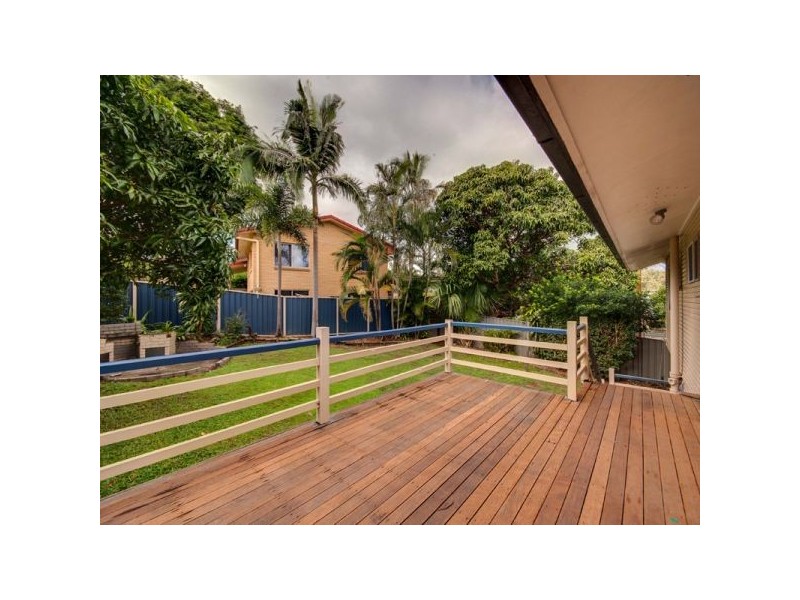 27 Dunbil Avenue, Ferny Hills QLD 4055