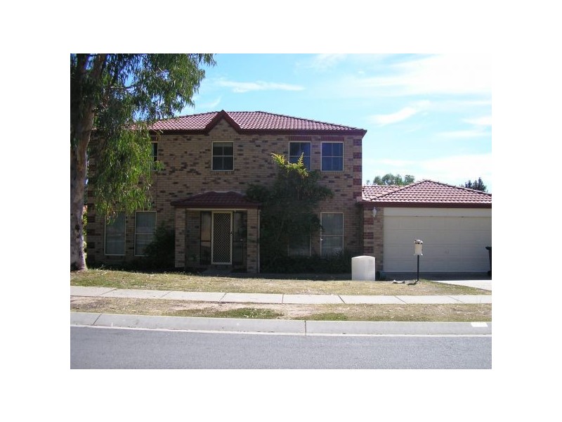 28 Lakeside Cr, Forest Lake QLD 4078