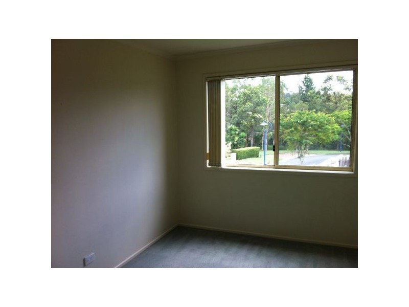 28 Lakeside Cr, Forest Lake QLD 4078