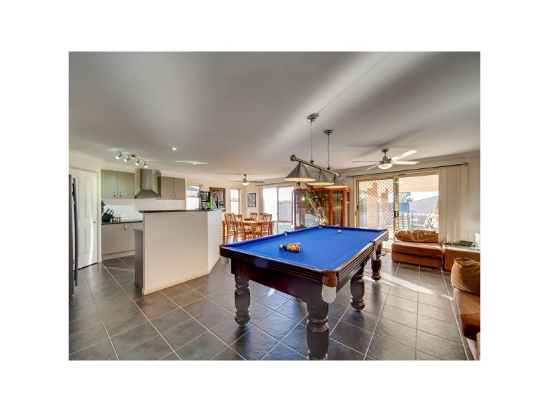 109 Kurrajong Drive, Warner QLD 4500