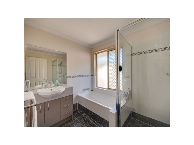 109 Kurrajong Drive, Warner QLD 4500