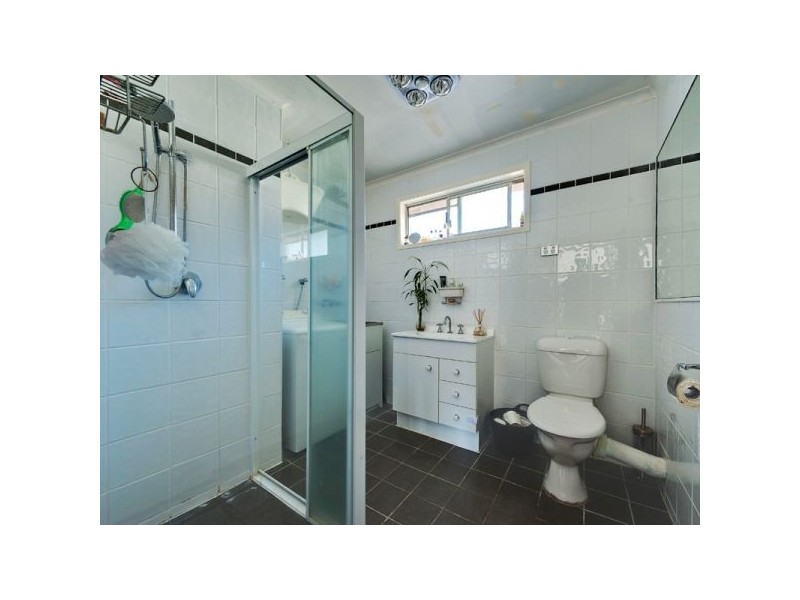 2/8 Adams Avenue, Miami QLD 4220