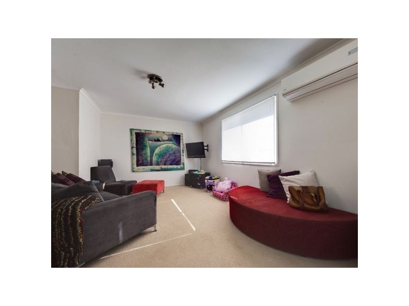 2/8 Adams Avenue, Miami QLD 4220