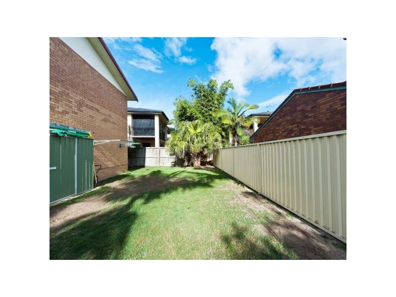 2/8 Adams Avenue, Miami QLD 4220