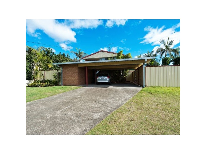 2/8 Adams Avenue, Miami QLD 4220