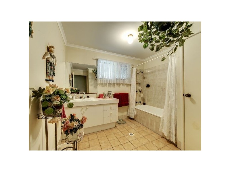 1 Eagle Drive, Eagleby QLD 4207