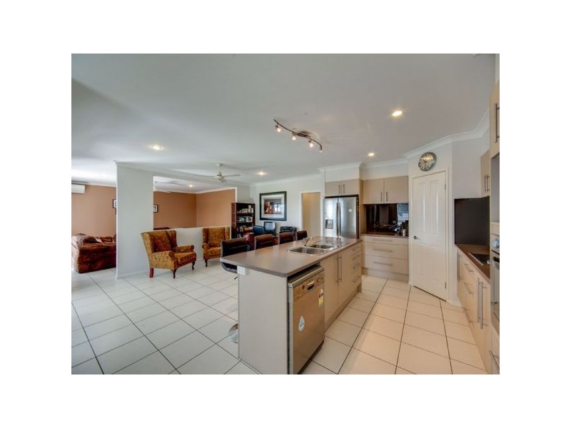 1 Hillary Drive, Warner QLD 4500