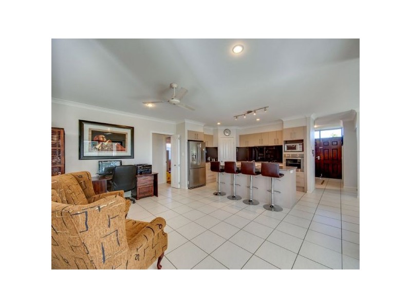 1 Hillary Drive, Warner QLD 4500