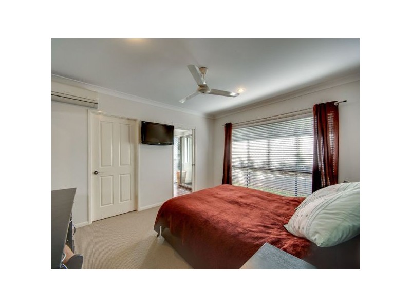 1 Hillary Drive, Warner QLD 4500