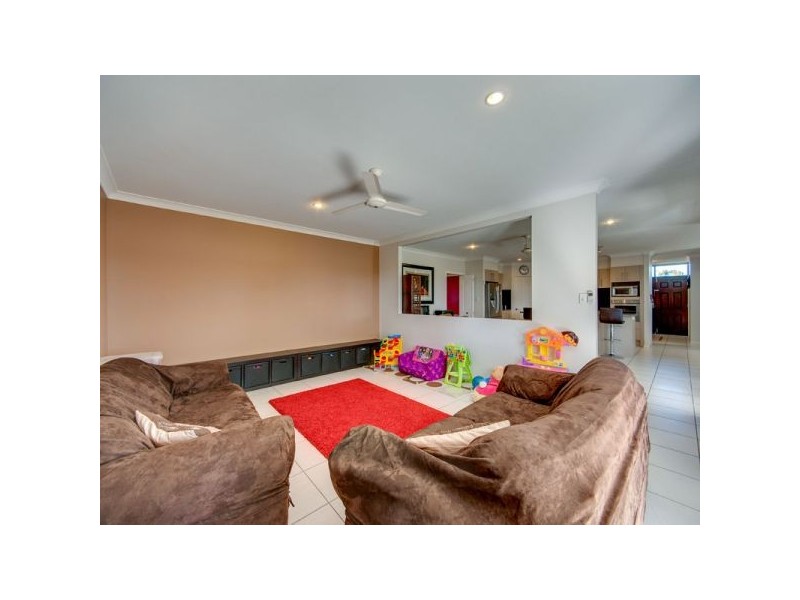 1 Hillary Drive, Warner QLD 4500