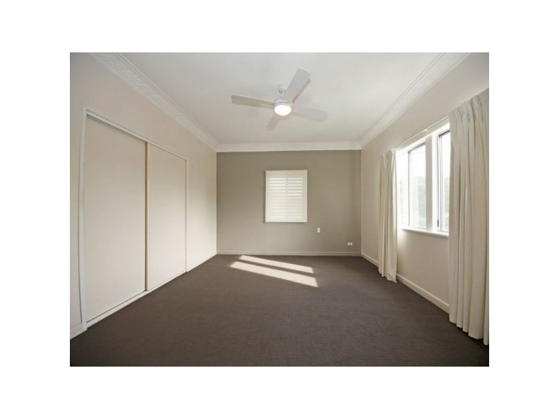 13 Chatham St, Margate QLD 4019