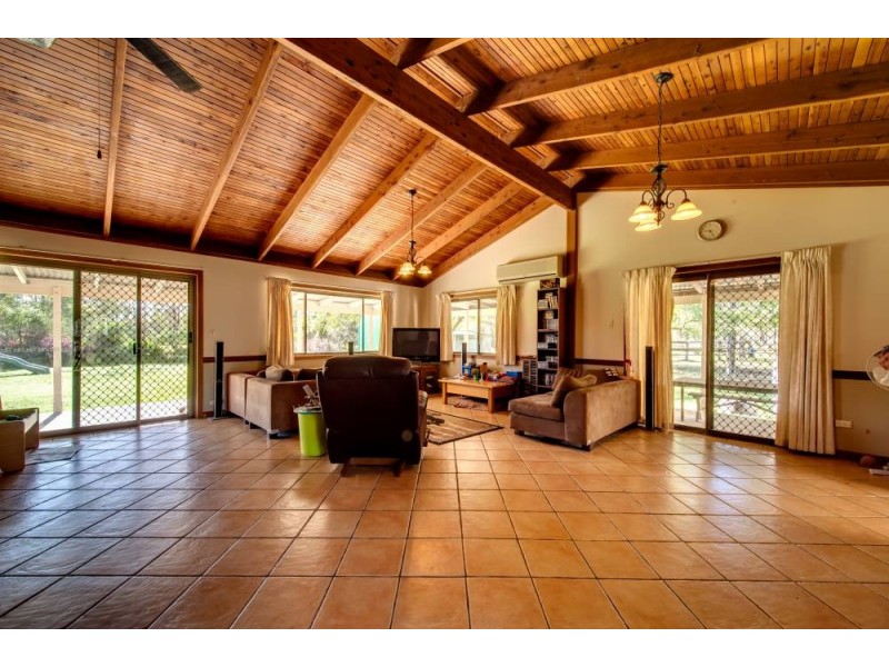 1 Warner Road, Chambers Flat QLD 4133