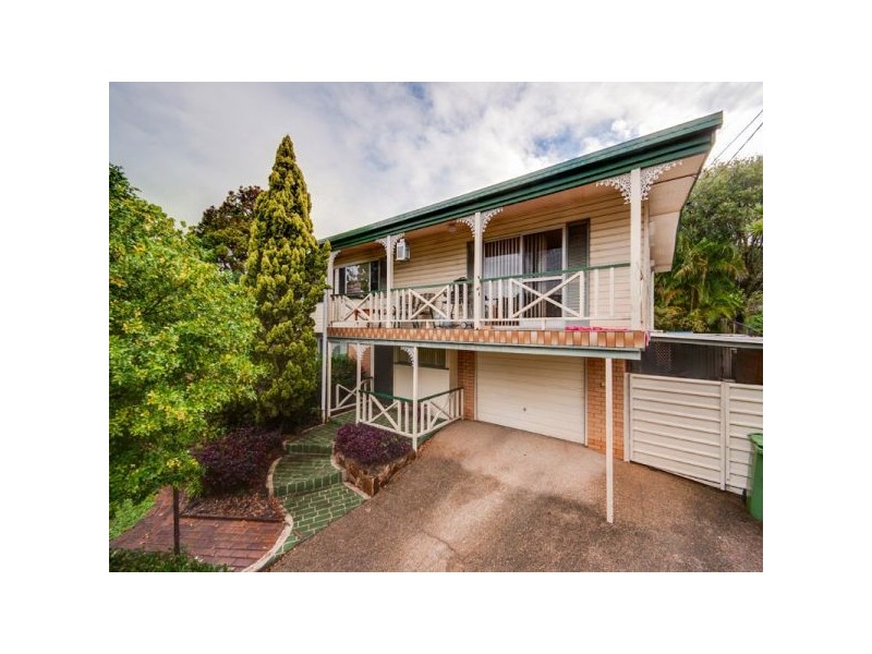 14 Gordon Road, Ferny Hills QLD 4055