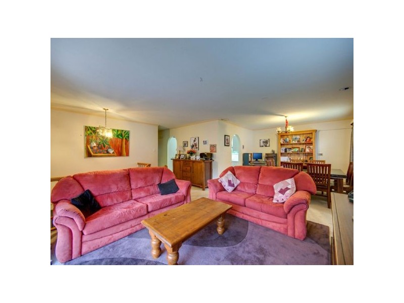 14 Gordon Road, Ferny Hills QLD 4055