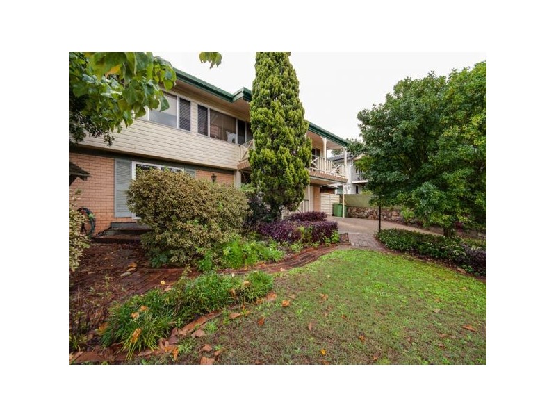 14 Gordon Road, Ferny Hills QLD 4055