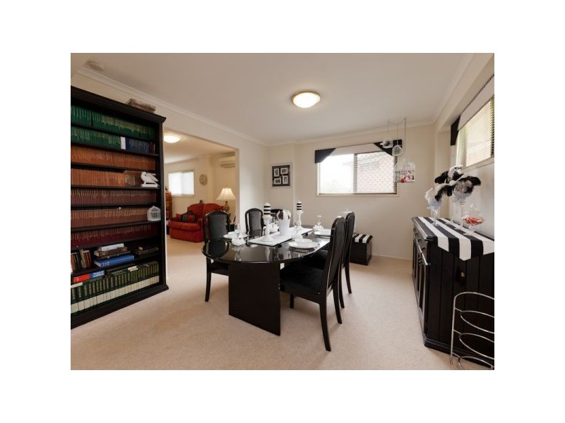 2 Dunvegan Place, Carindale QLD 4152