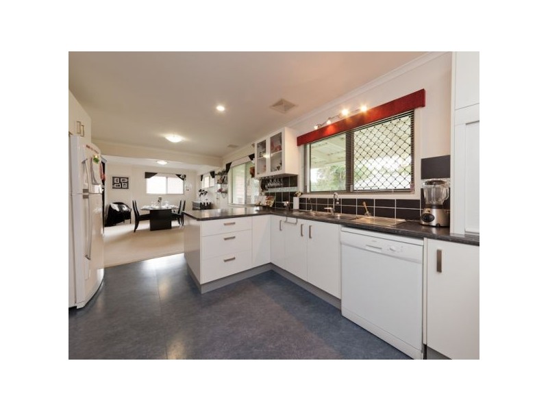 2 Dunvegan Place, Carindale QLD 4152