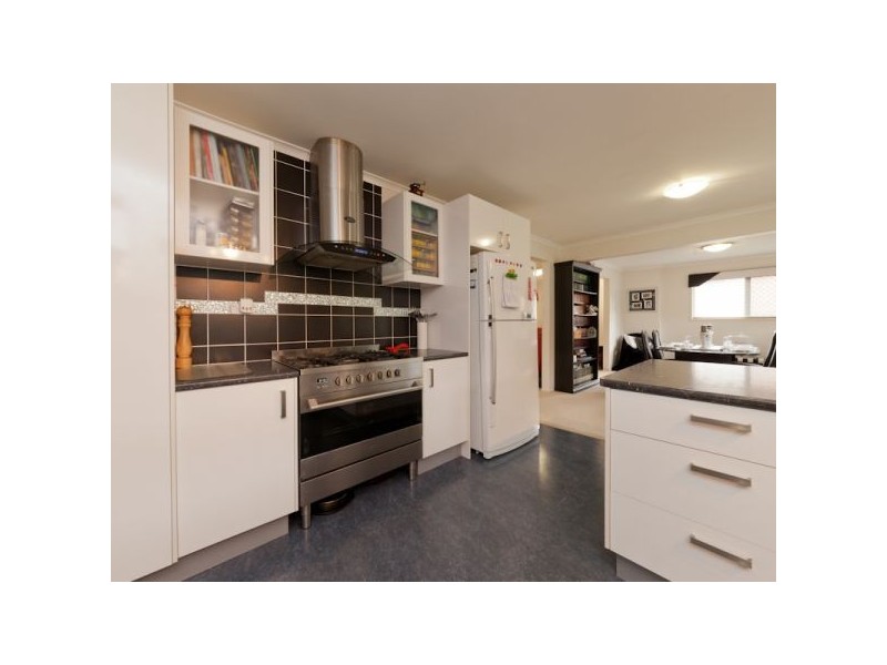 2 Dunvegan Place, Carindale QLD 4152