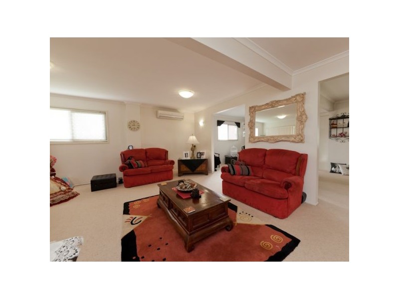 2 Dunvegan Place, Carindale QLD 4152