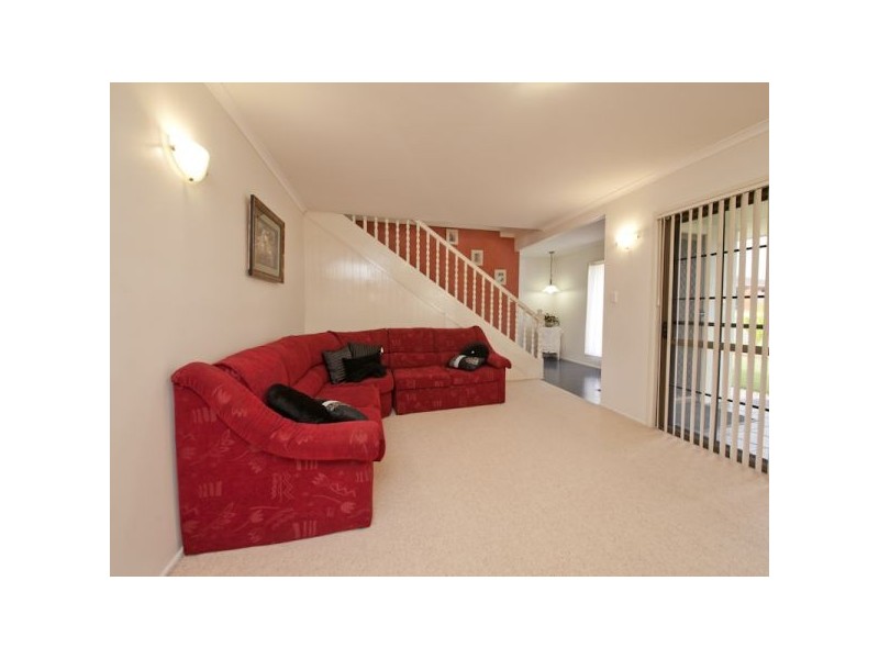 2 Dunvegan Place, Carindale QLD 4152