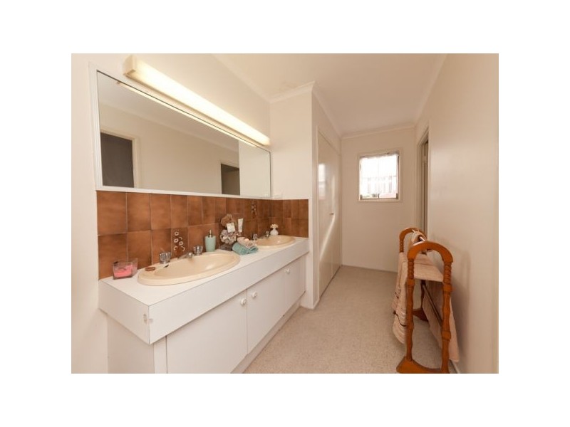 2 Dunvegan Place, Carindale QLD 4152