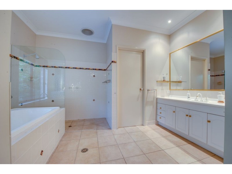 20 St Ives Circuit, Forest Lake QLD 4078