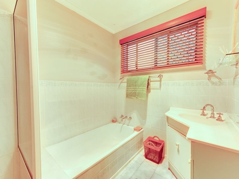 12 Coleen Court, Redbank Plains QLD 4301