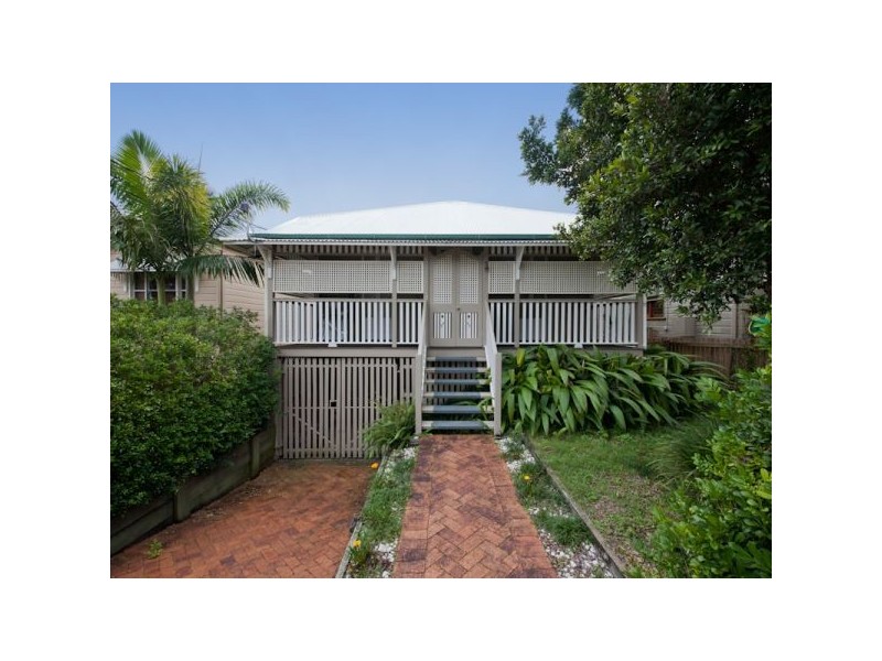 15 Beatrice Street, Bardon QLD 4065